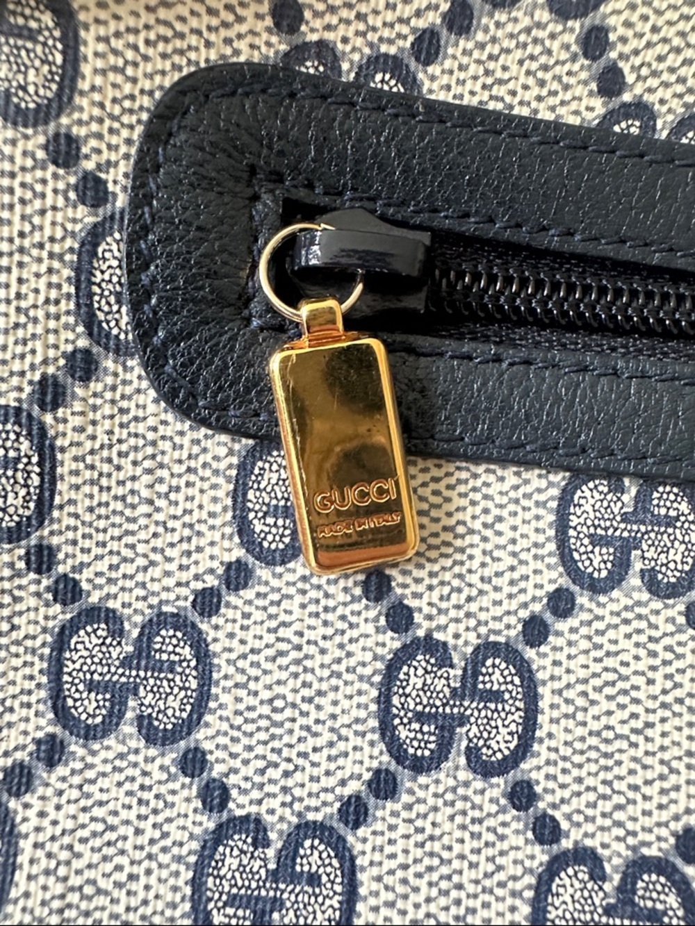 Vintage Gucci Ophidia Web
GG Supreme Navy Canvas
Crossbody Bag - Picture 17 of 17